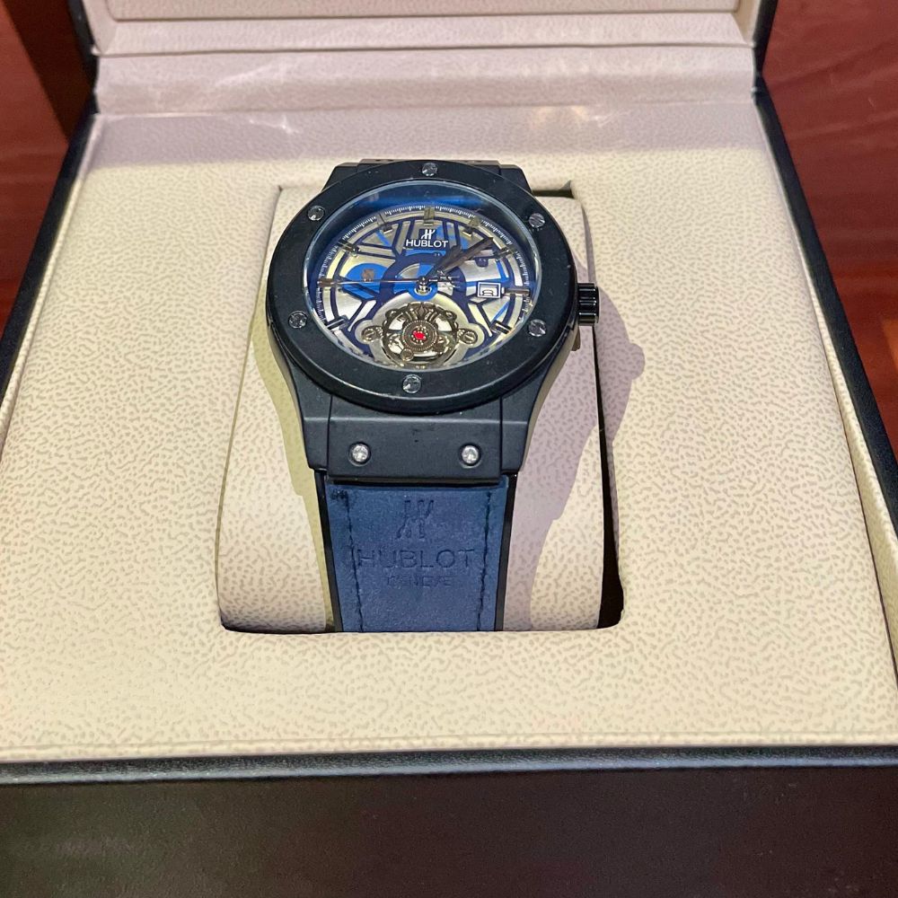 Men’s Luxury Watch – Bold & Stylish